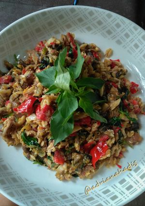 Foto resep Ikan Kembung Suwir Daun Kemangi