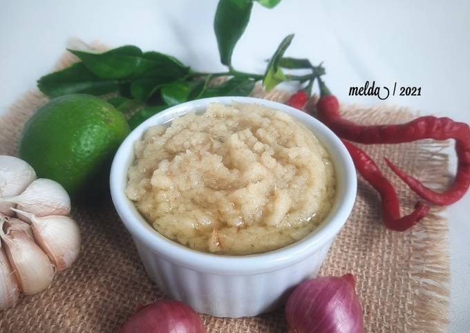 Resep Bumbu Dasar Putih oleh melda yanti - Cookpad