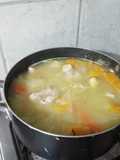Sopa de pollo de mamá