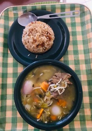 Una foto de Sopa de la abuela con fideos y arroz de plátano maduro