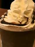 Chocolate caliente y chantilly
