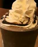Chocolate caliente y chantilly