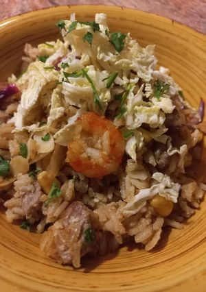 Una foto de Arroz frito 🍚🍤