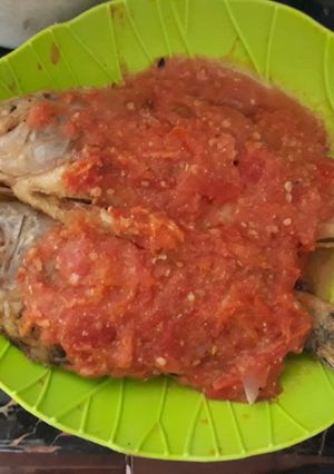 Foto resep Ikan goreng selimut sambel Ummu Utsman khichen