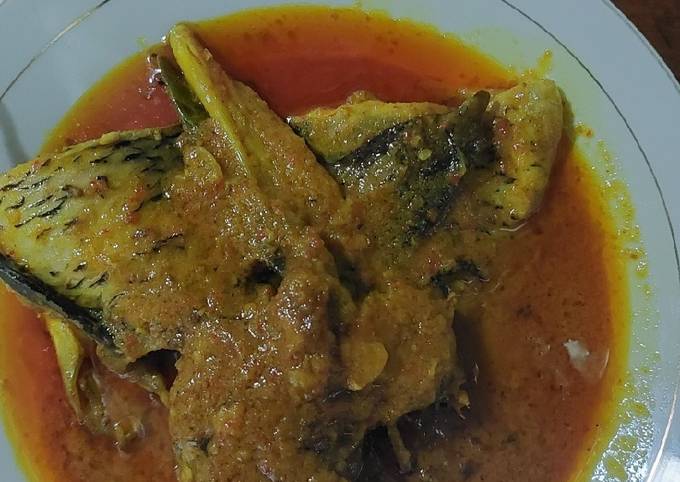 Resep Ikan Mas Bumbu Kuning Oleh Adjeng Lastiami Cookpad