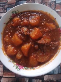 صورة لوصفة طبيخ (إيدام) 🍲 البطاطس باللحم 🥩بالطريقة السودانية للغداء