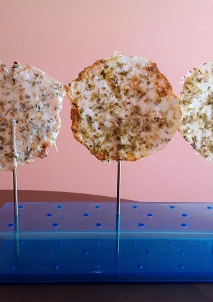 Una foto de Piruletas de parmesano
