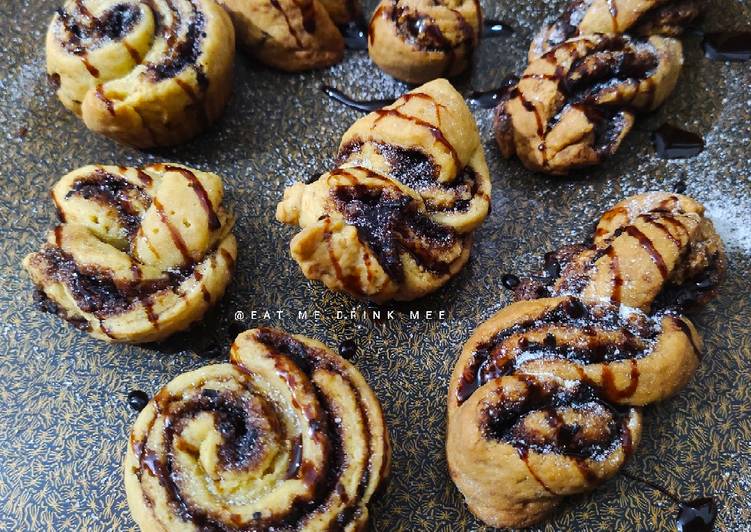 Chocolate Cinnamon Rolls