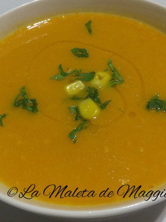 Una foto de Crema de maíz con pimiento rojo