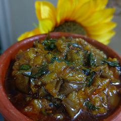 A picture of Baingan palak ki sabji.