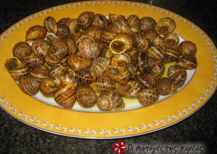 Hohlioi Boubouristoi (snails in the skillet) 2