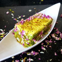 Pistachio Saffron Cream Cake A picture of Pistachio Saffron Cream Cake.