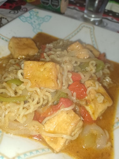 Una foto de Fideos veganos con tofu