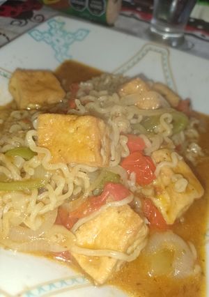 Una foto de Fideos veganos con tofu