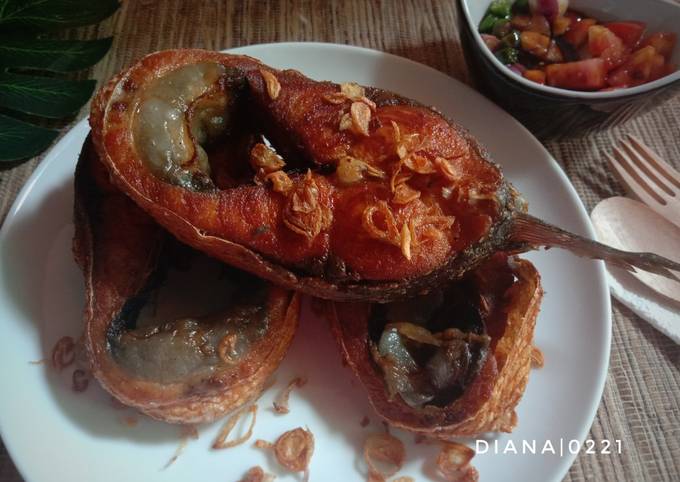 Cara bikin Bandeng Imlek Goreng Cara bikin Bandeng Imlek Goreng