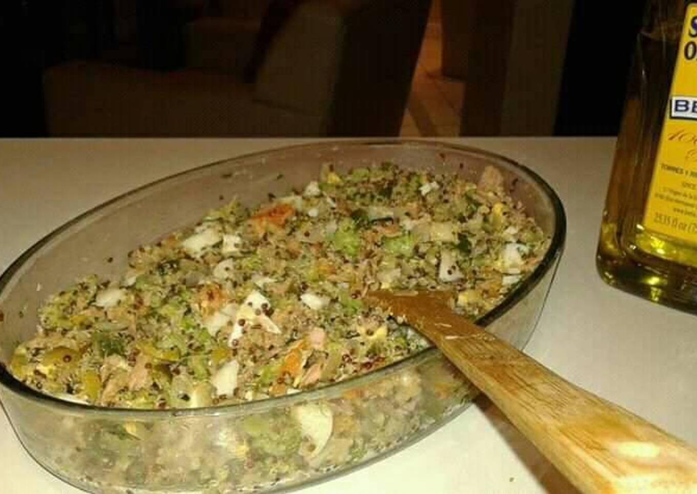 ¡Ensalada de quínoa: Con atún y aderezada con, mayonesa de aguacate (palta)!