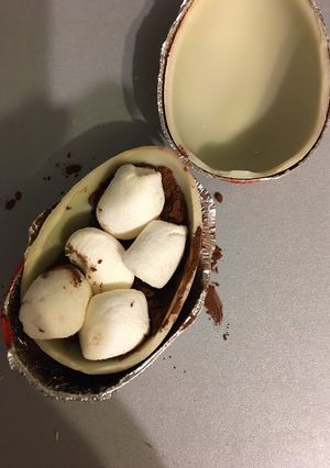 O poză a rețetei Bombă de ciocolată caldă.