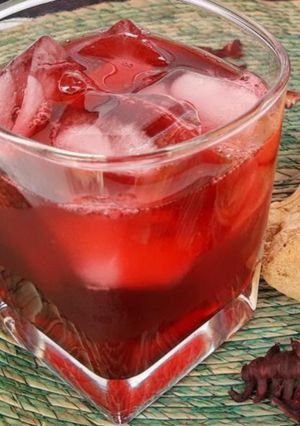 A picture of Spiced Hibiscus-Ginger Drink.