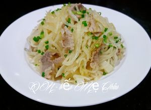 Hình của món Củ sắn xào thịt heo.