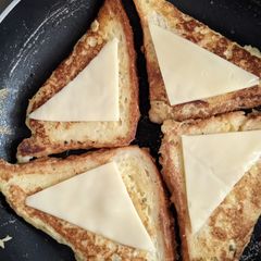 A picture of French toast.
