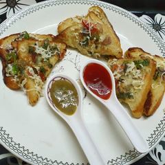 A picture of Spicy Masala French Toast.
