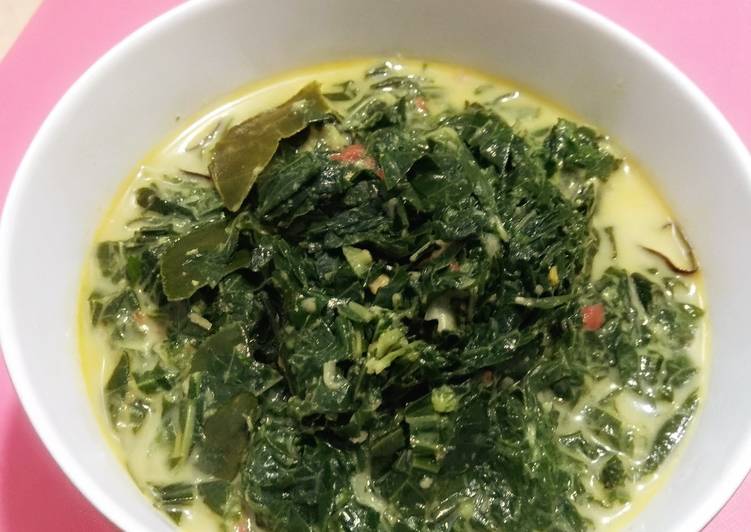 Bagaimana Membuat Gulai daun singkong Anti Gagal