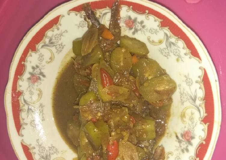 Bagaimana Membuat Sambal belimbing peda yang Bisa Manjain Lidah