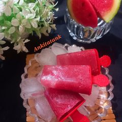 A picture of Watermelon popsicle.
