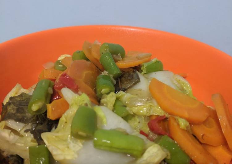 Tumis Sayur Bumbu Salam Laos