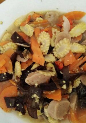 Foto resep Tumis Bakso + Wortel + Jagung Muda + Jamur Kuping