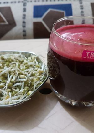 A picture of Beetroot Carrot juice.