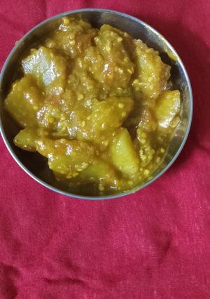 बैंगन आलू की सब्जी (baingan aloo ki sabzi recipe in Hindi) रेसिपी मुख्य फोटो