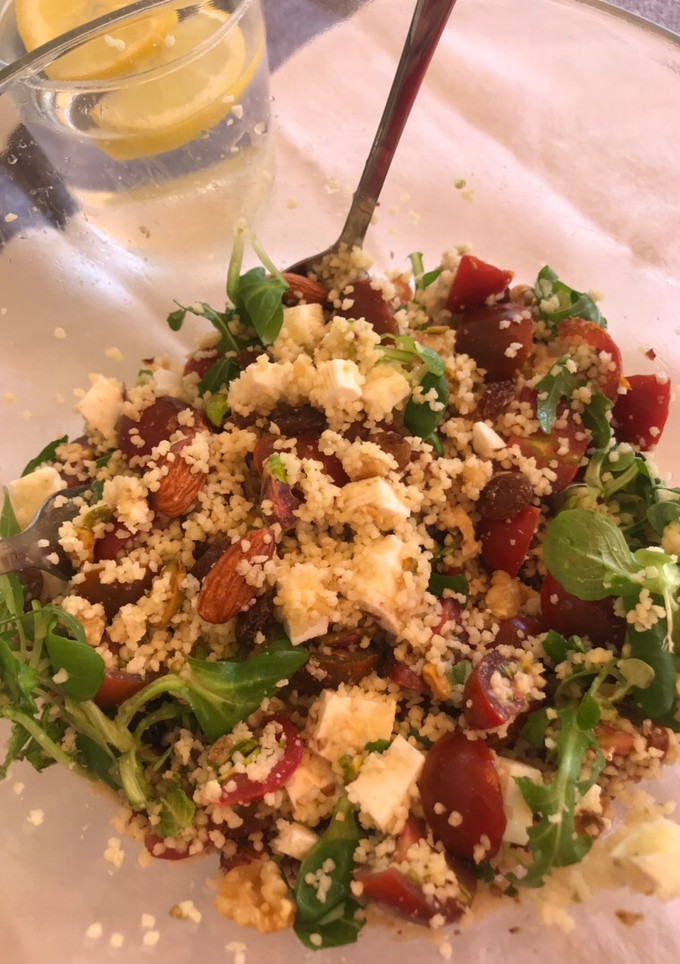 Una foto de Ensalada completa, fácil y rápida
