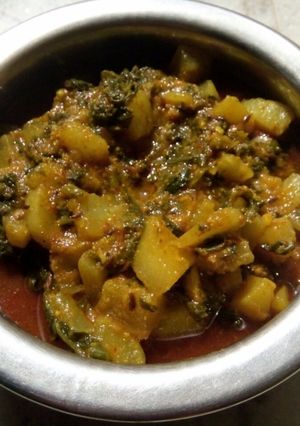 A picture of Radish and Spinach Curry.