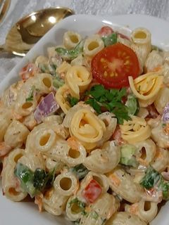 पास्ता सलाड (pasta salad recipe in marathi) रेसिपी चे मुख्य फोटो