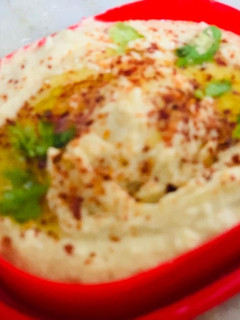 A picture of Hummus.