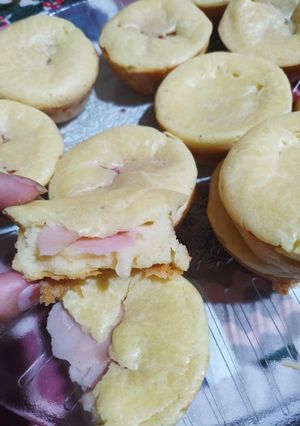 Una foto de Cupcakes rellenos de jamón y queso