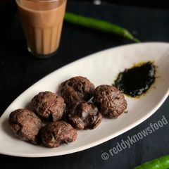 A picture of Ragi Paniyarams.