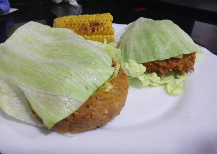 Hamburguesa vegana con pan de lechuga