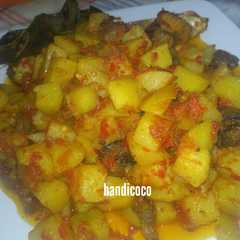 รูปของ Sambal goreng kentang ati ampela