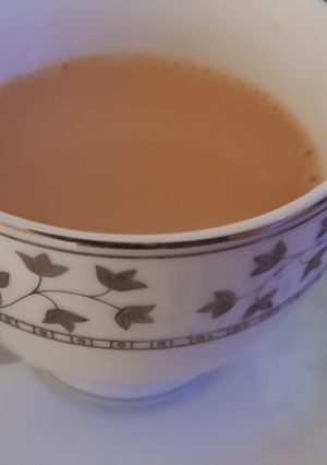 صورة لوصفة شاي حليب بالزعفران والهيل