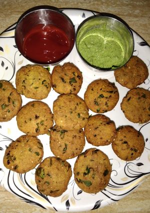 બાજરી ના વડા (Bajri Vada Recipe In Gujarati) રેસીપી મુખ્ય ફોટો