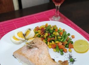 Una foto de Salmón al horno