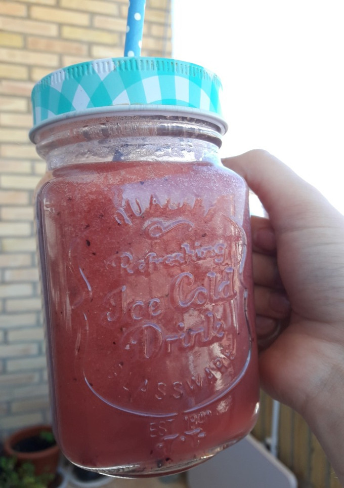 Una foto de Té frío de frutas rojas sin azúcar