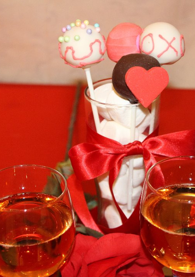 Una foto de Cakepop con chocolate para el amor
