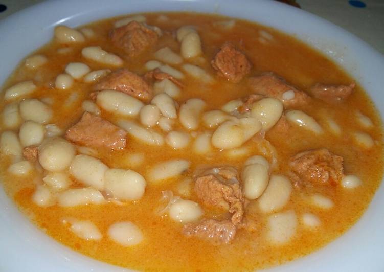 Alubias blancas con jamón adobado