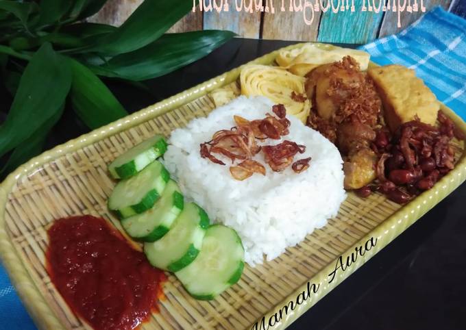 120. Nasi Uduk Magicom komplit (lauk)