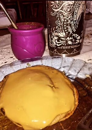 Una foto de Panqueques de banana, avena y café
