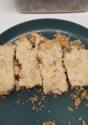A picture of Lime 🍋🟩 & oat bars. Gluten free. Vegan.