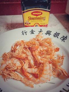 รูปของ เสื้อกุ้งทอดกรอบรวนเค็ม 🦐 / Deep fried shrimp shells 🦐